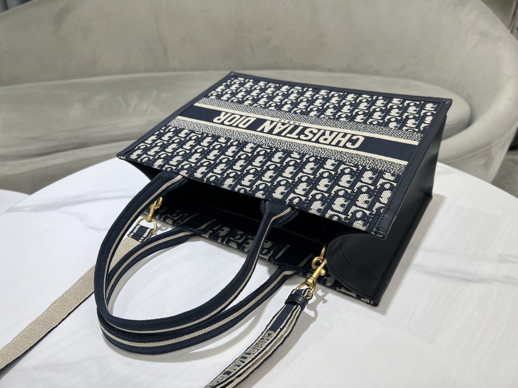 Christian Dior Book Tote Oblique embroidered canvas