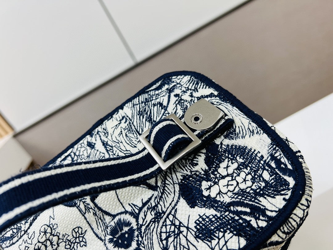 Christian Dior small DiorTravel vanity case with shoulder strap in blue Dior Oblique embroidery canvas