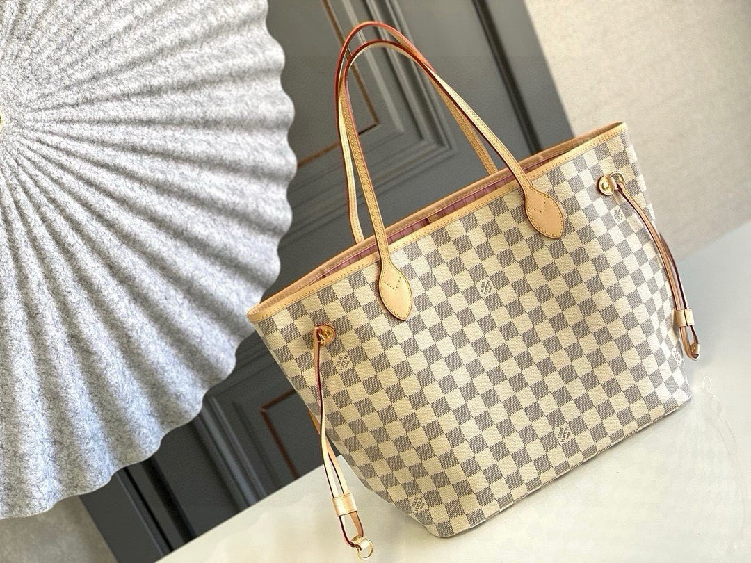 Louis Vuitton Neverfull MM tote bag