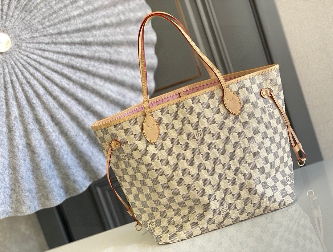 Louis Vuitton Neverfull MM tote bag