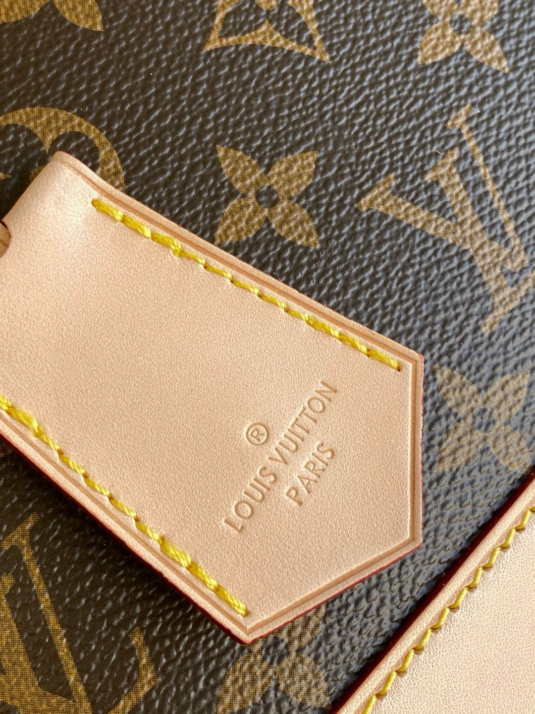 Louis Vuitton Alma BB handbag in Monogram canvas