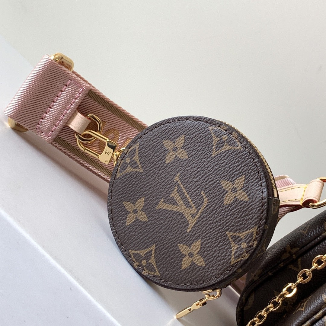 Louis Vuitton Multi Pochette Accessoires bag in Monogram canvas