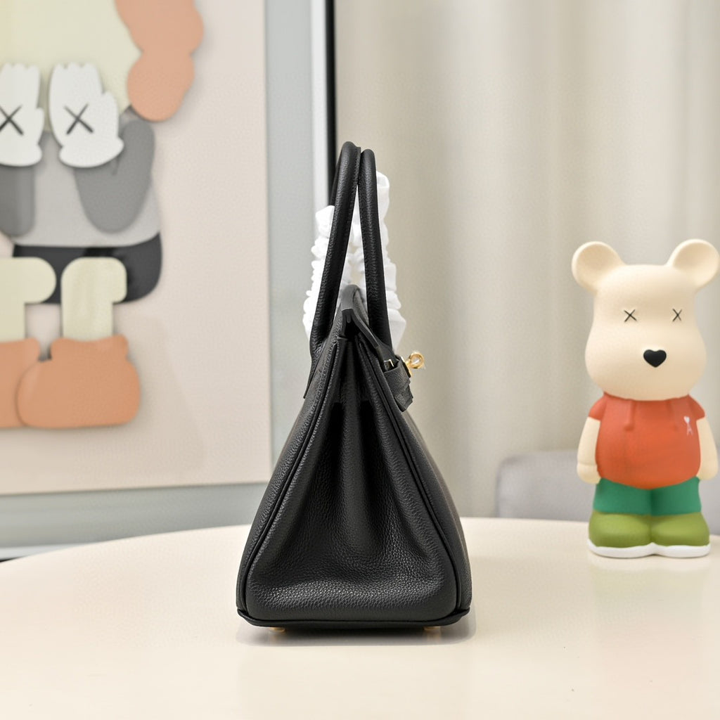 black Hermès Birkin handbag in Togo leather with gold hardware