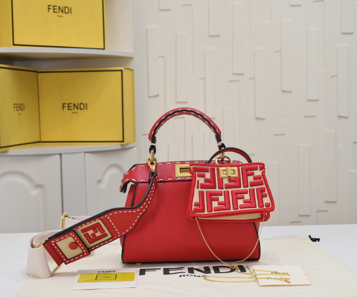 Fendi Peekaboo ISeeU Small handbag