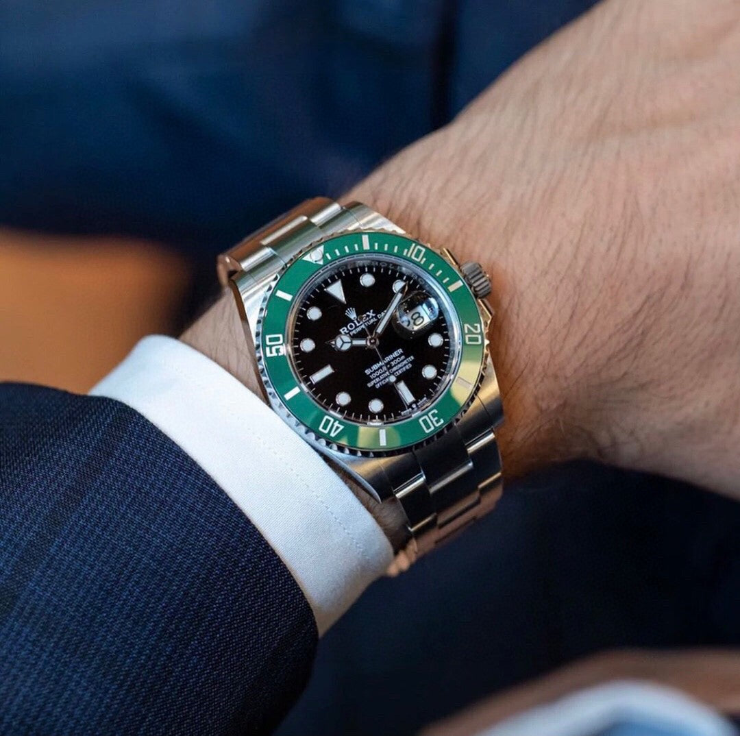 Rolex Submariner Date 40mm in Oystersteel with a green Cerachrom bezel and black dial