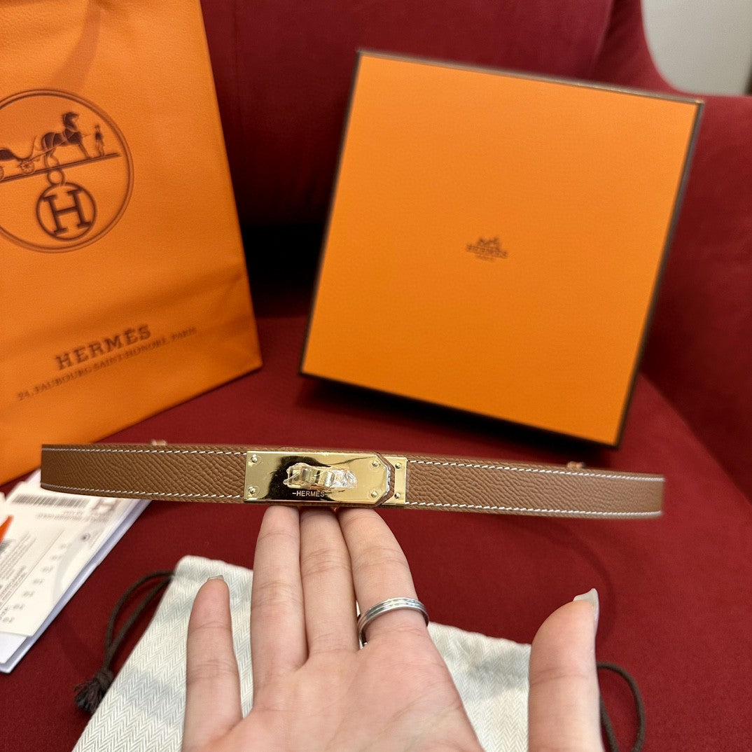 Hermès Kelly 18 belt in Epsom calfskin leather with a gold-plated buckle