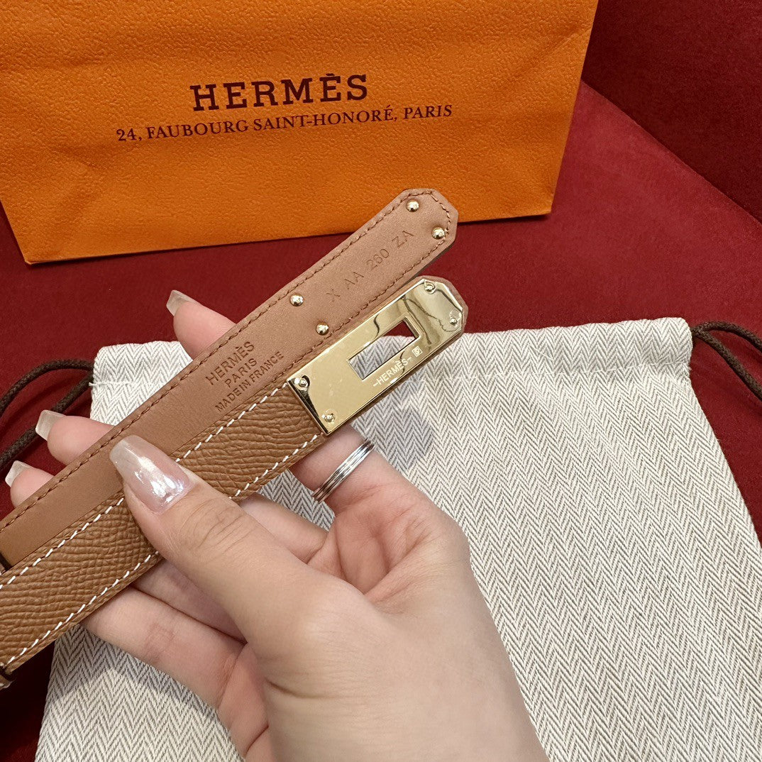 Hermès Kelly 18 belt in Epsom calfskin leather with a gold-plated buckle