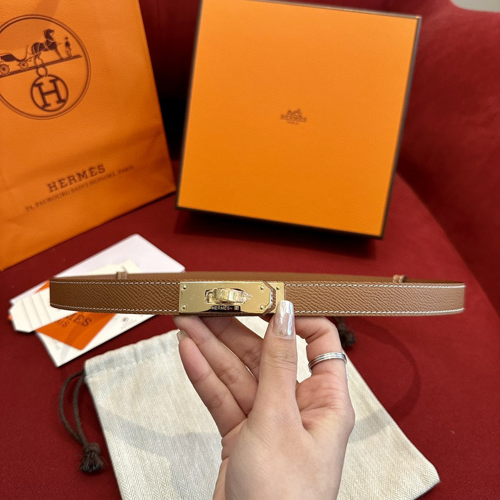 Hermès Kelly 18 belt in Epsom calfskin leather with a gold-plated buckle