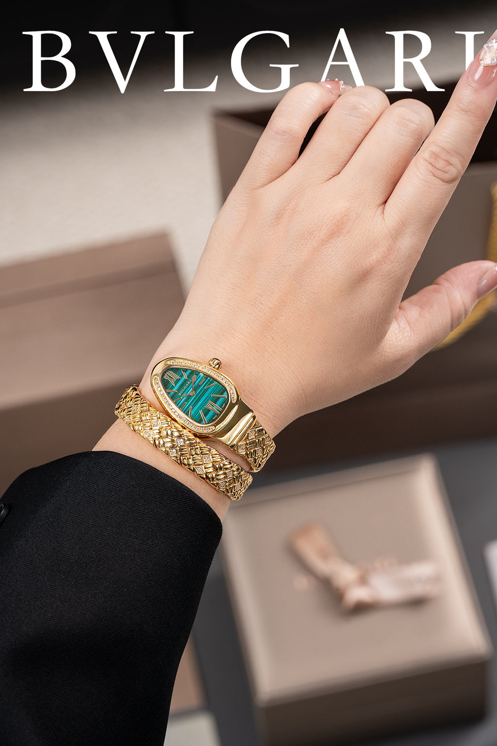 Bulgari Serpenti Spiga single-spiral watch in 18 kt yellow gold and diamond-set bezel