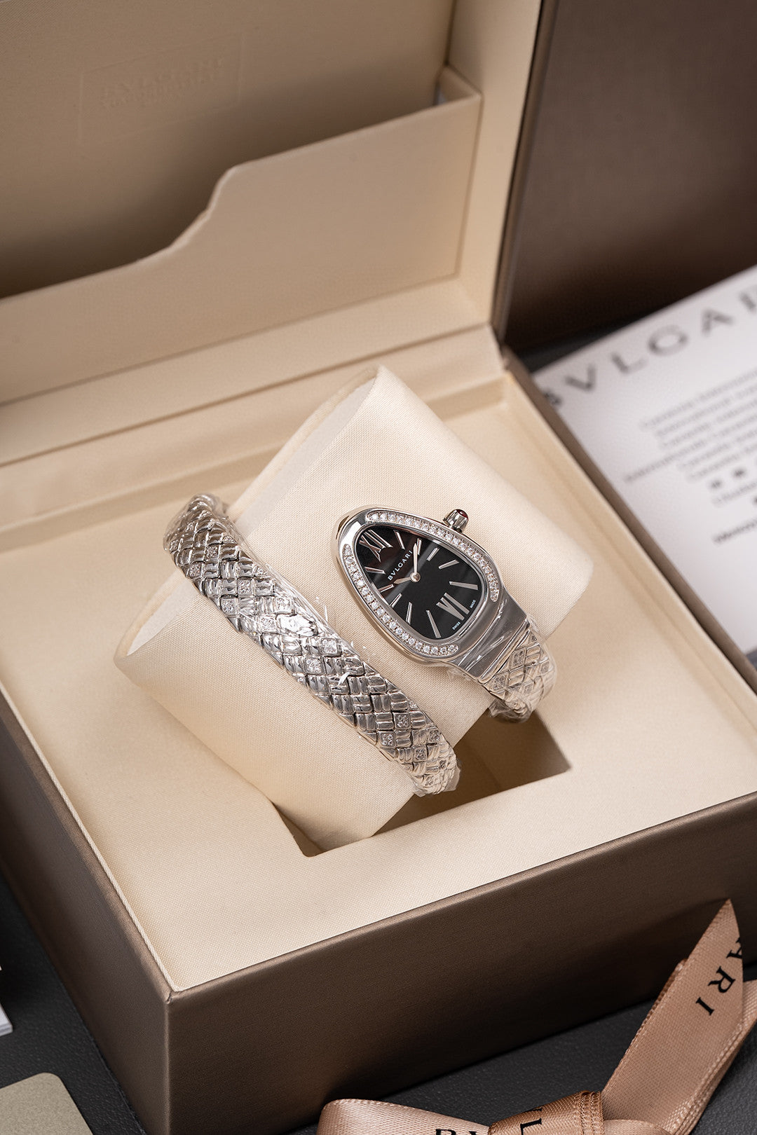 Bulgari Serpenti Seduttori watch in stainless steel with a diamond-set bezel