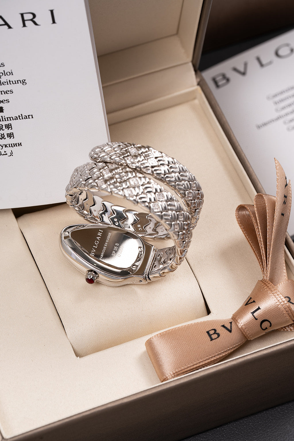 Bulgari Serpenti Seduttori watch in stainless steel with a diamond-set bezel