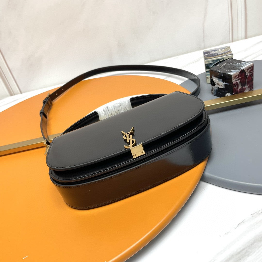 Yves Saint Laurent Voltaire shoulder bag in black calf leather YSL