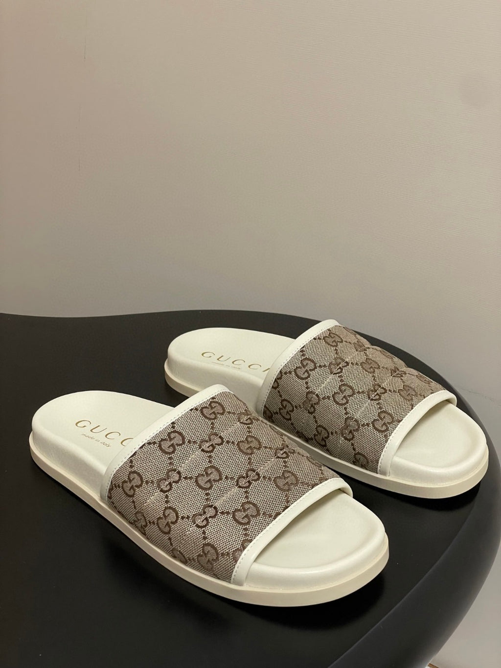 Gucci GG Supreme canvas slide sandals