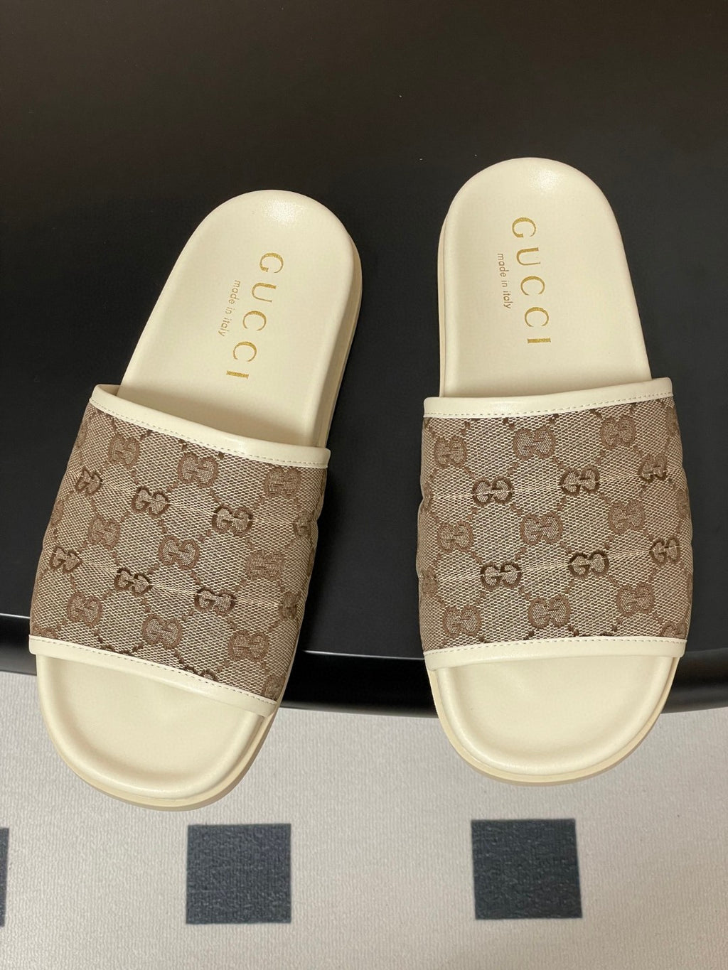 Gucci GG Supreme canvas slide sandals
