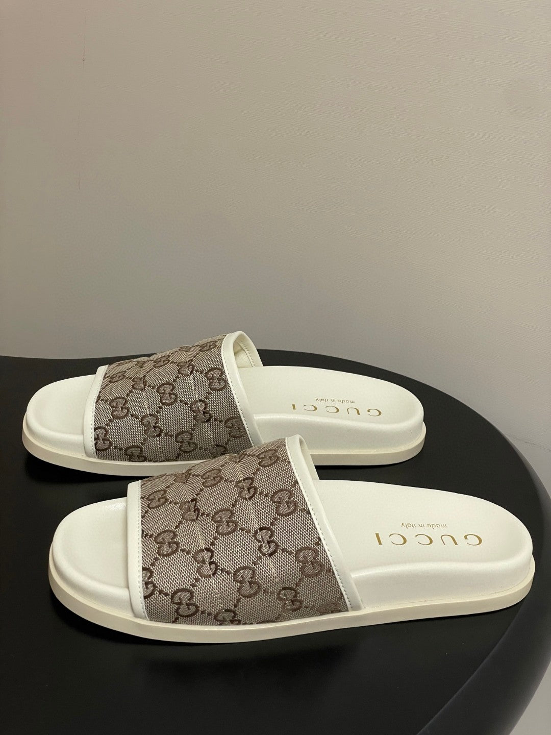 Gucci GG Supreme canvas slide sandals