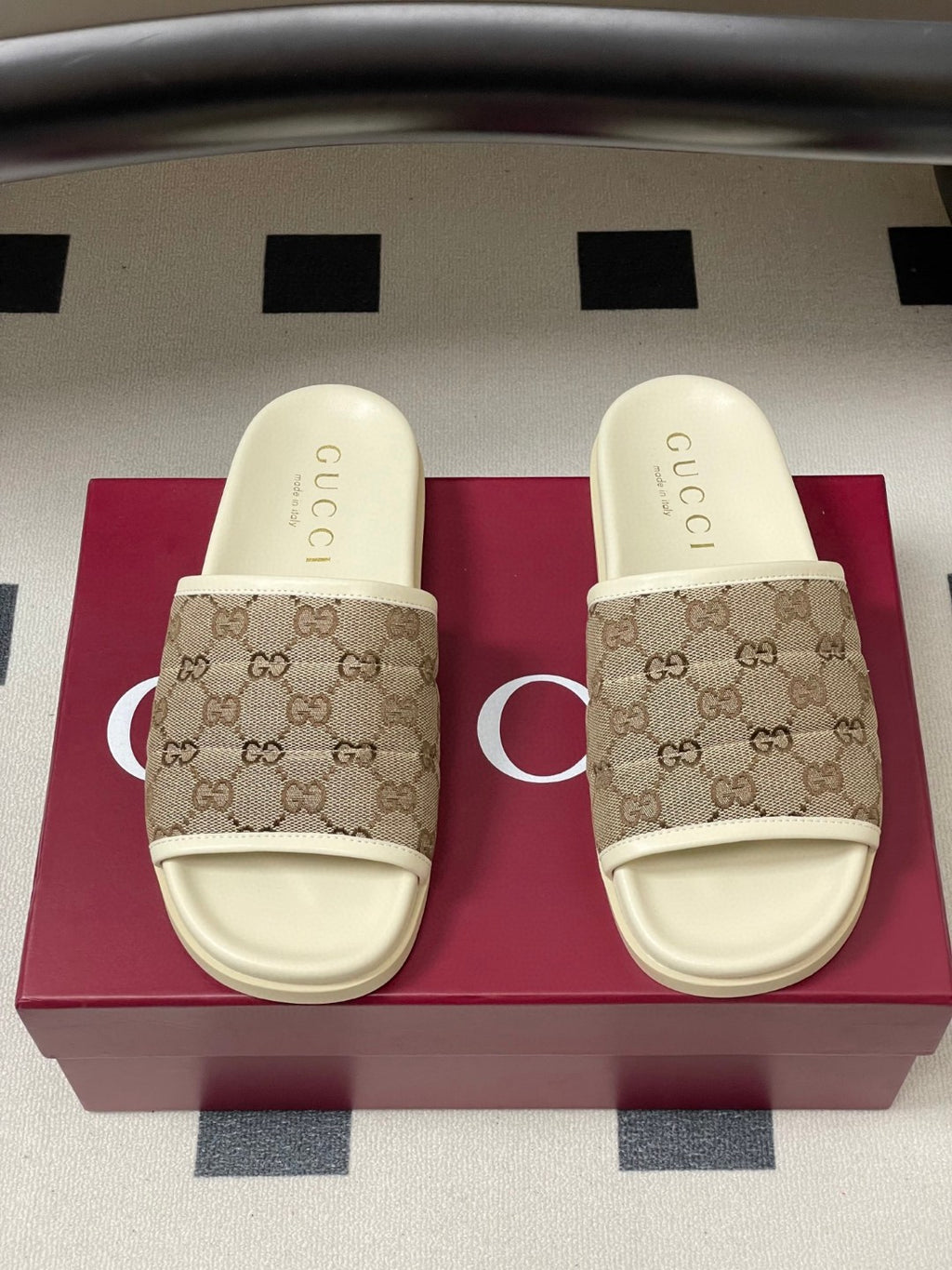 Gucci GG Supreme canvas slide sandals