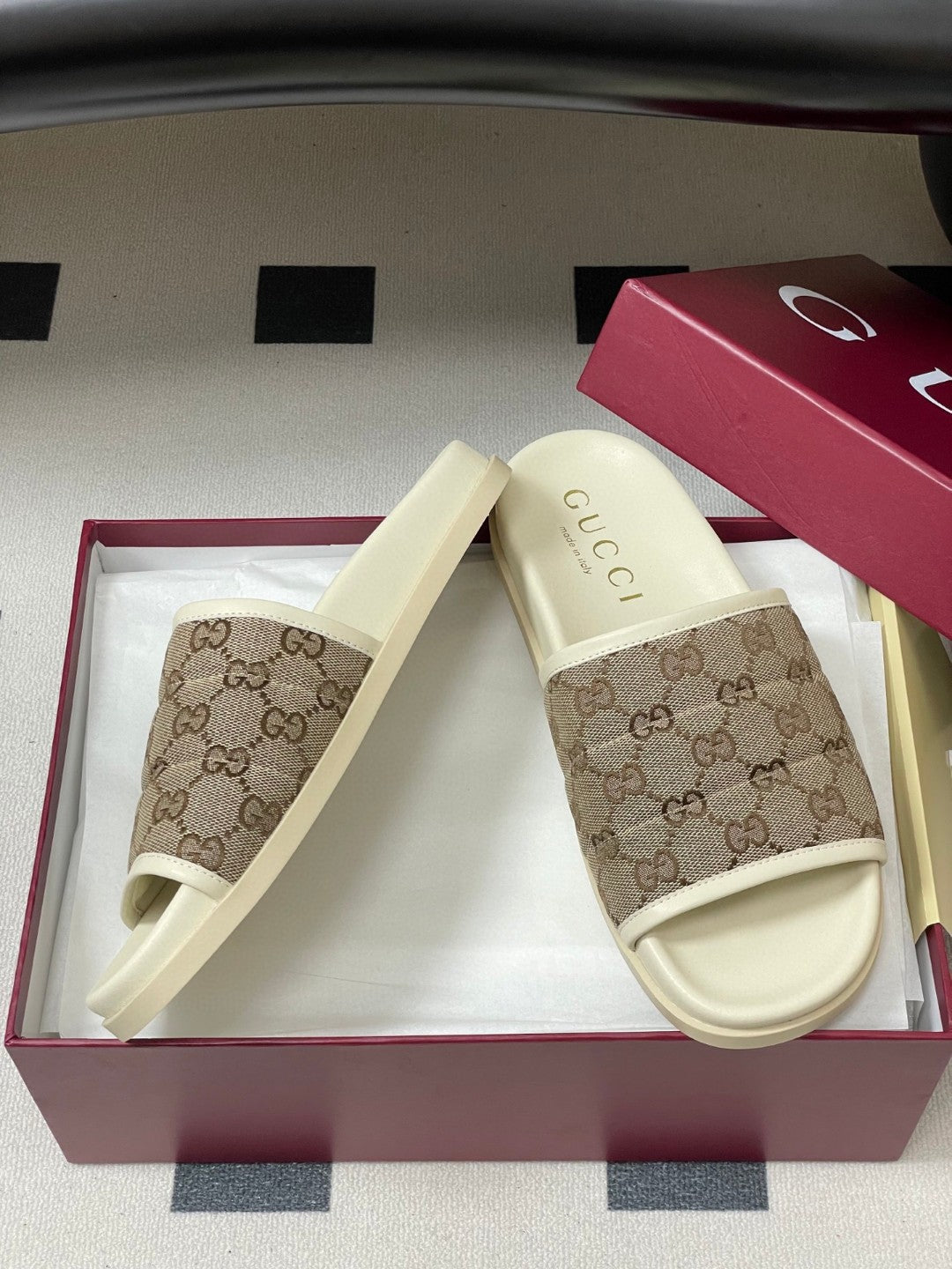 Gucci GG Supreme canvas slide sandals