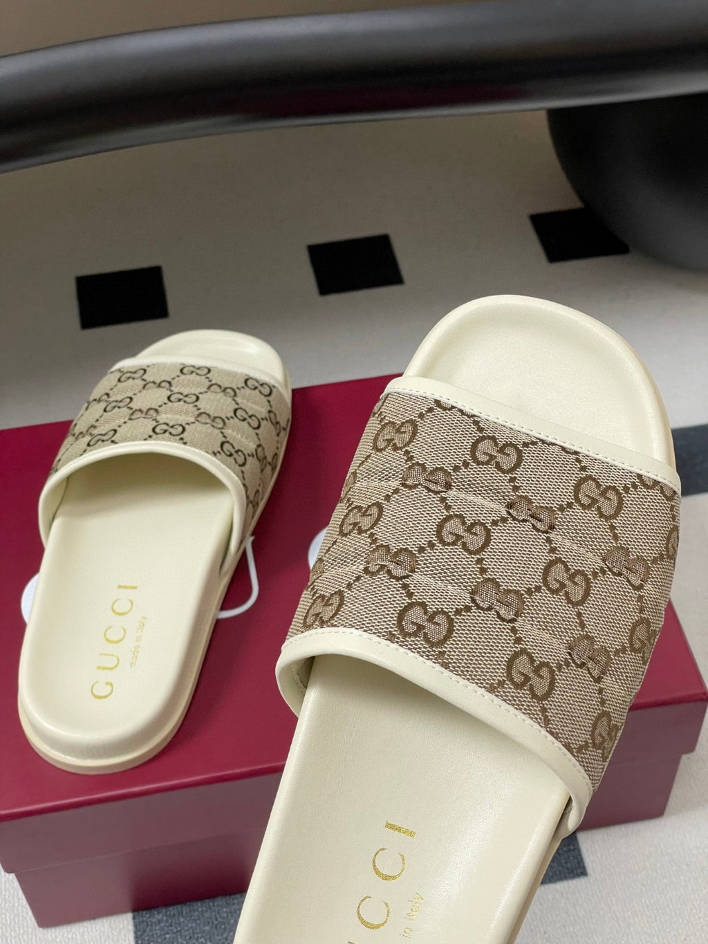 Gucci GG Supreme canvas slide sandals