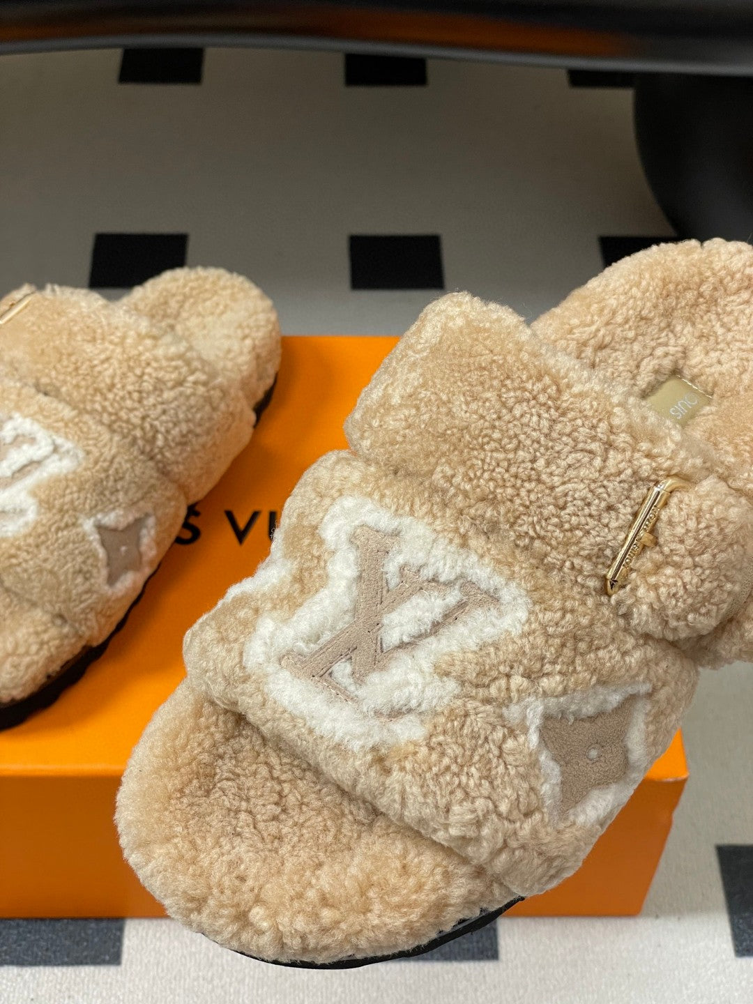 Louis Vuitton Paseo Flat Comfort Mules