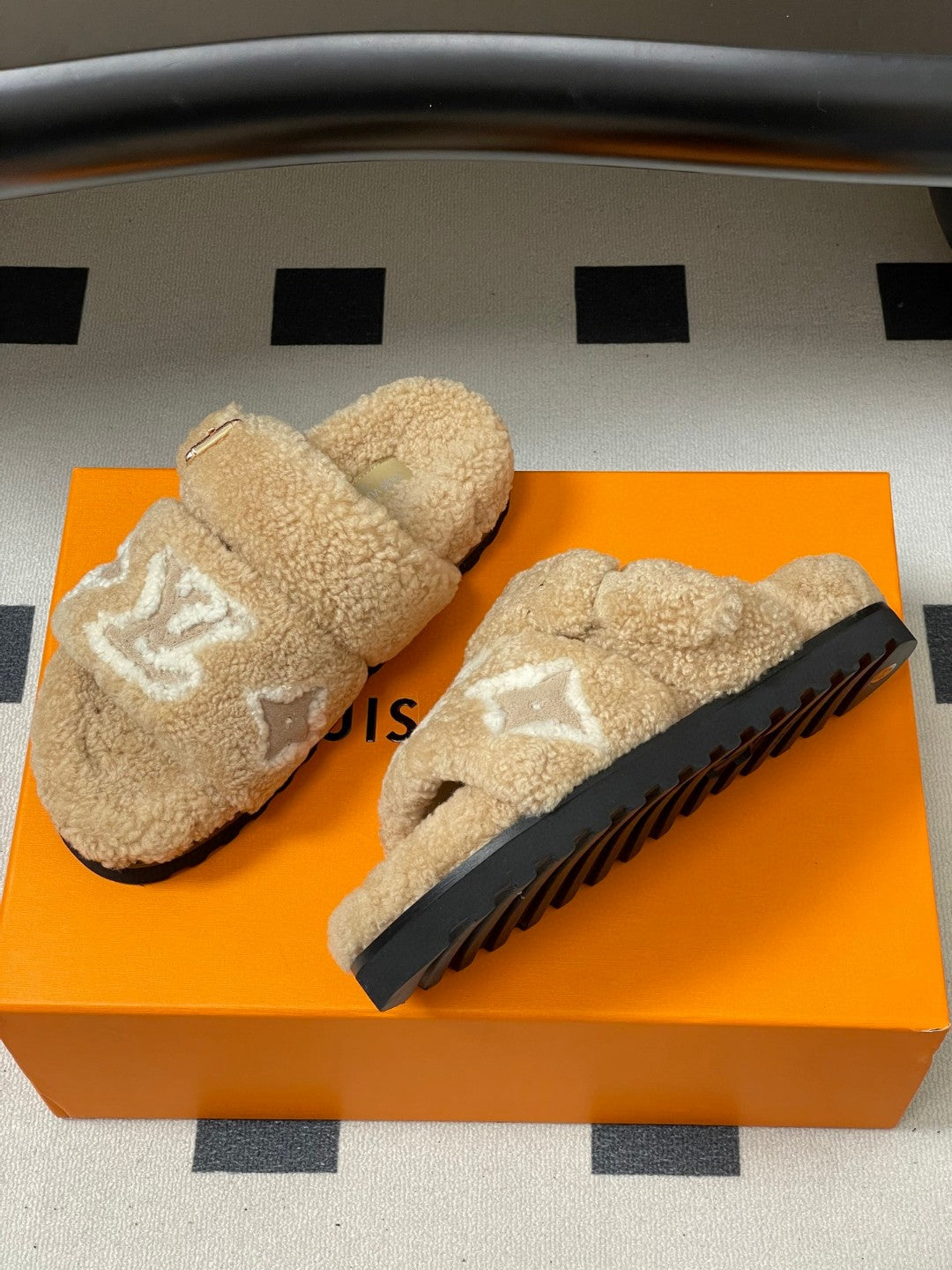 Louis Vuitton Paseo Flat Comfort Mules