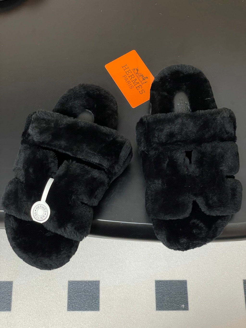 black Hermès Chypre techno-sandals in calfskin with shearling lining