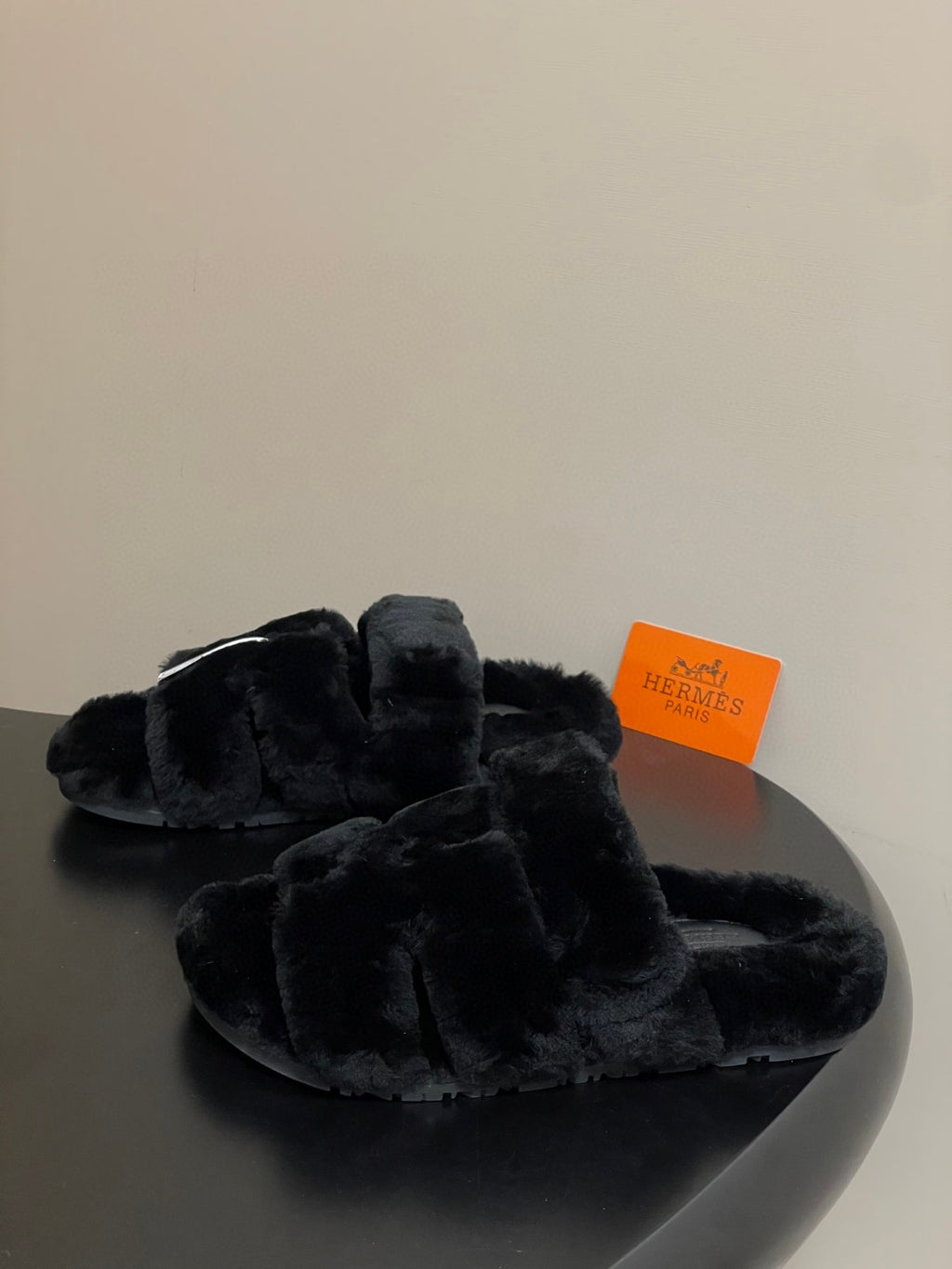 black Hermès Chypre techno-sandals in calfskin with shearling lining