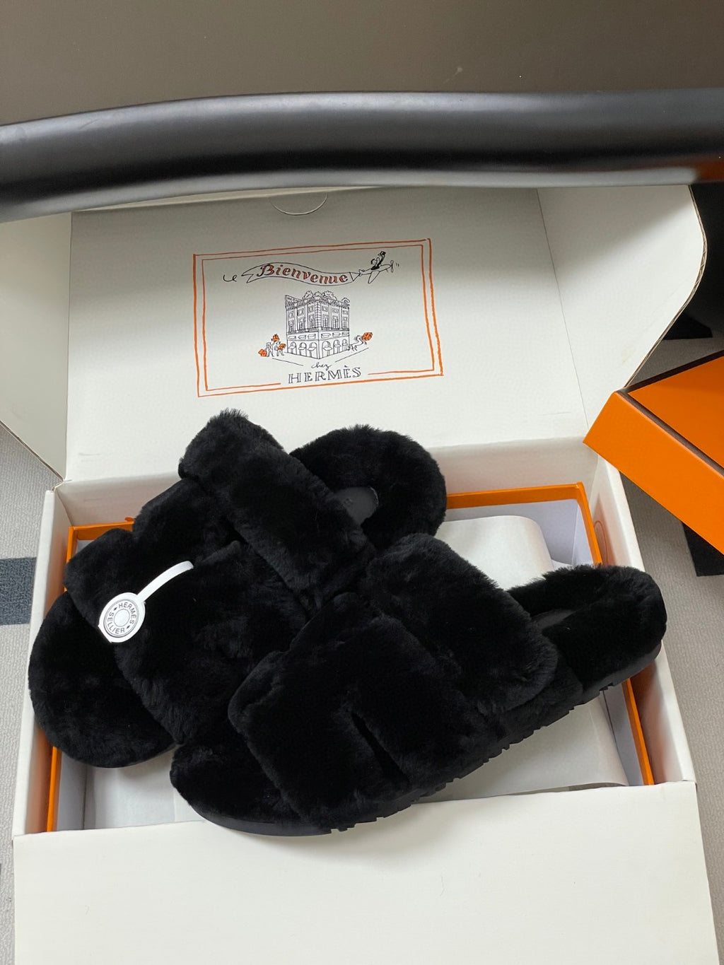 black Hermès Chypre techno-sandals in calfskin with shearling lining