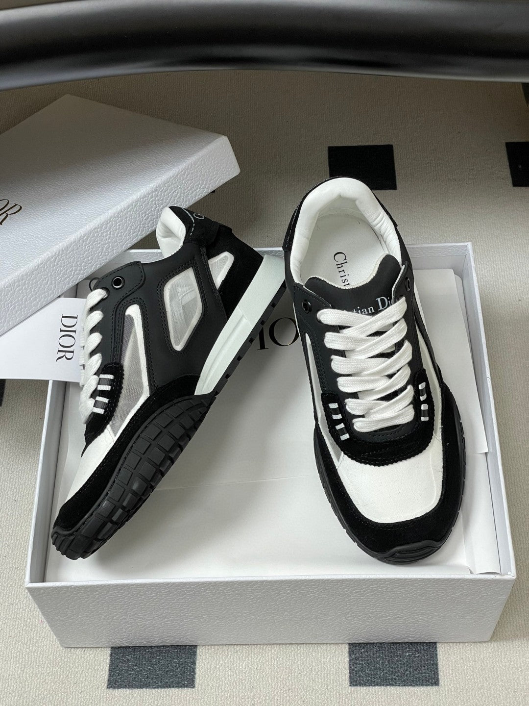 Dior B27 low-top sneakers in black and white