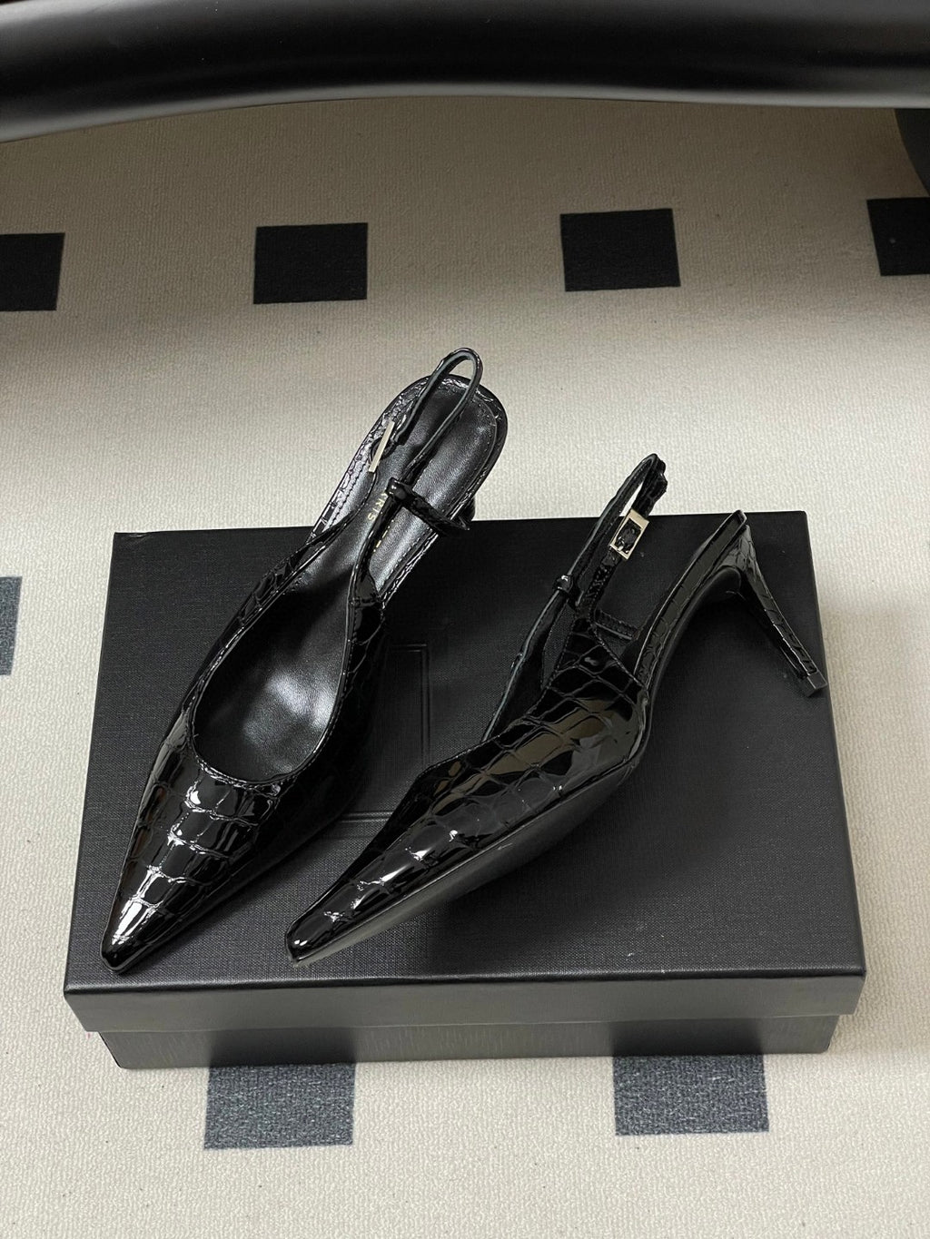 Saint Laurent Vendome black glazed leather slingback pumps