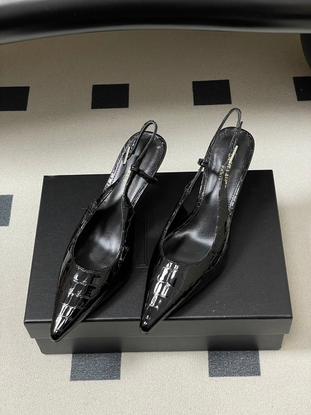 Saint Laurent Vendome black glazed leather slingback pumps