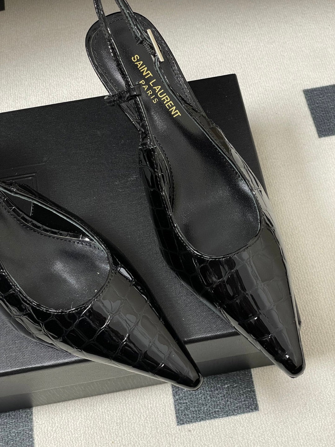 Saint Laurent Vendome black glazed leather slingback pumps