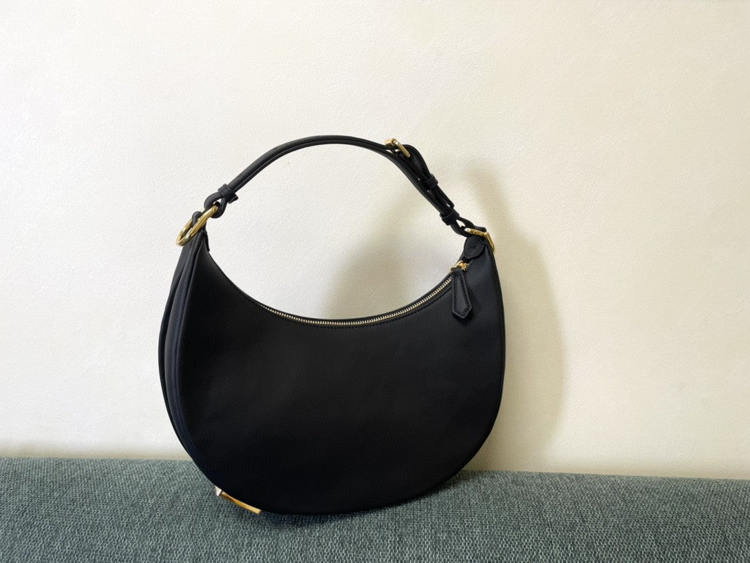 Fendi Small Fendigraphy hobo bag