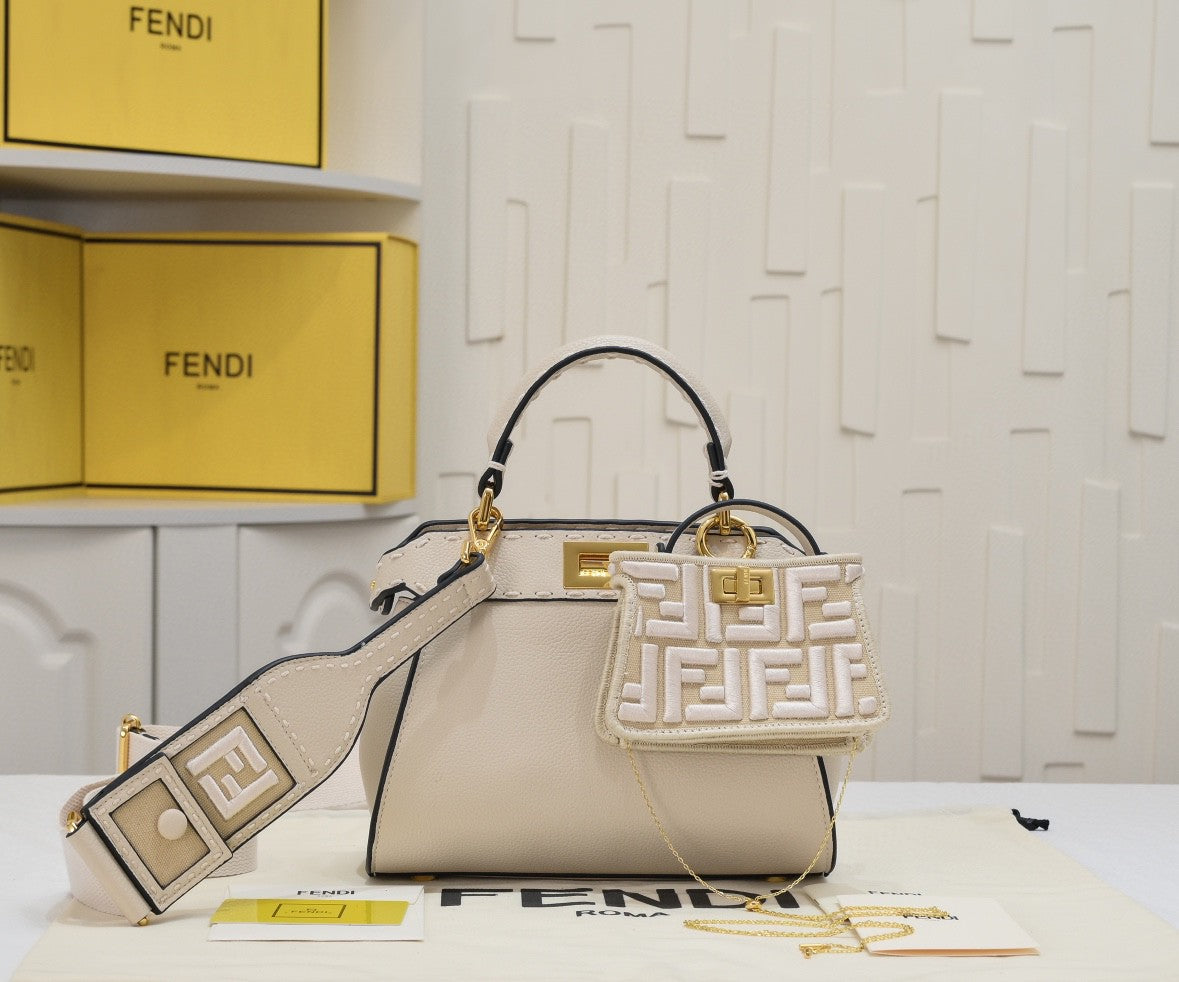 Fendi Peekaboo ISeeU Small handbag